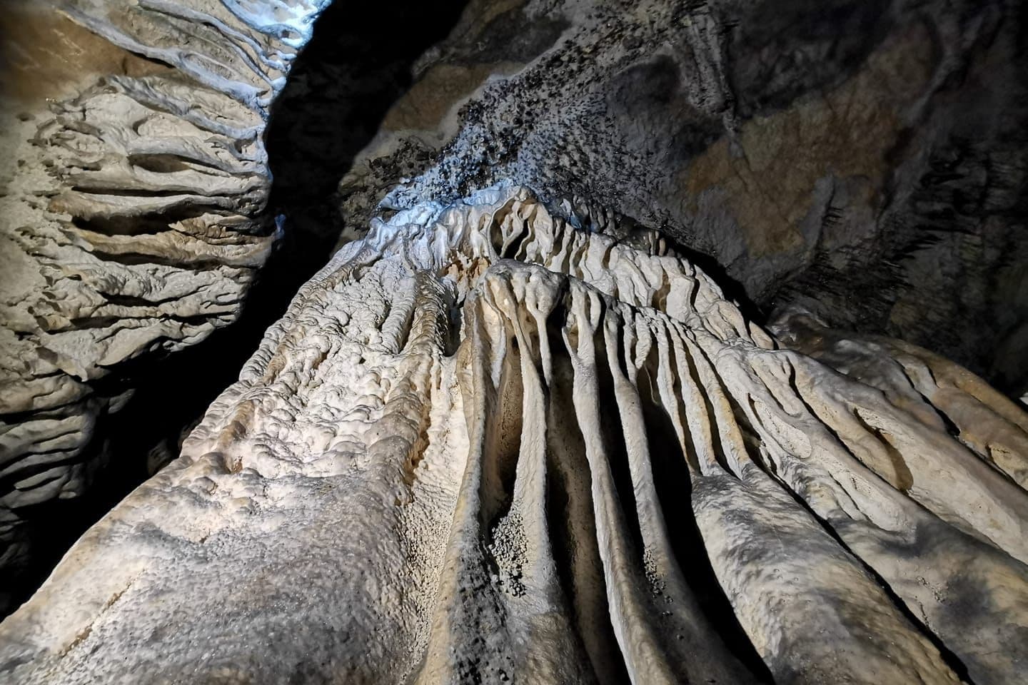 Formations in Nadarska Cave